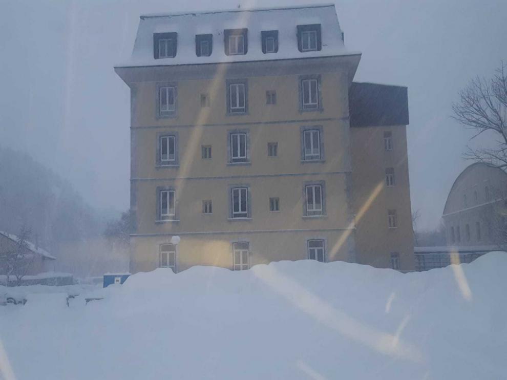 Desalojan el balneario de Panticosa por las fuertes nevadas