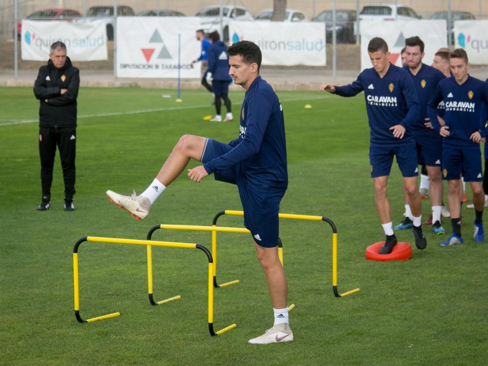 El jugador del Real Zaragoza, Álex Muñoz, en un entrenamiento con el Real Zaragoza.