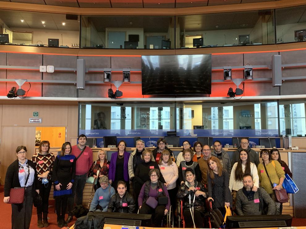 Los ganadores del concurso durante la visita al Parlamento Europeo.