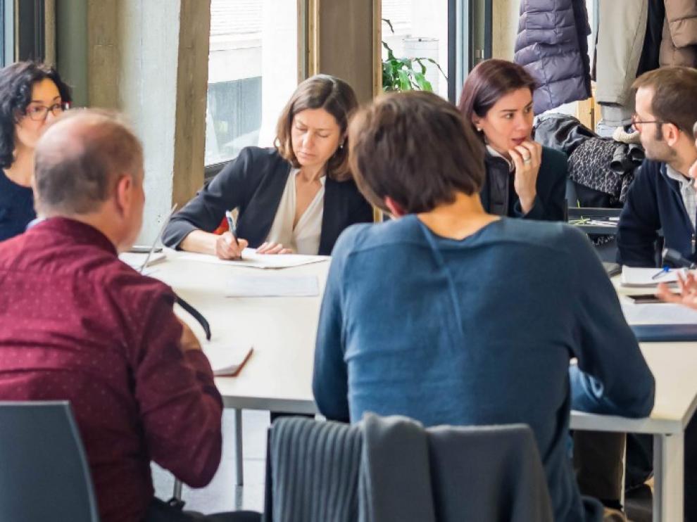 Grupo de trabajo en la cuarta reunión de expertos de ciencia ciudadana, en Medialab Prado