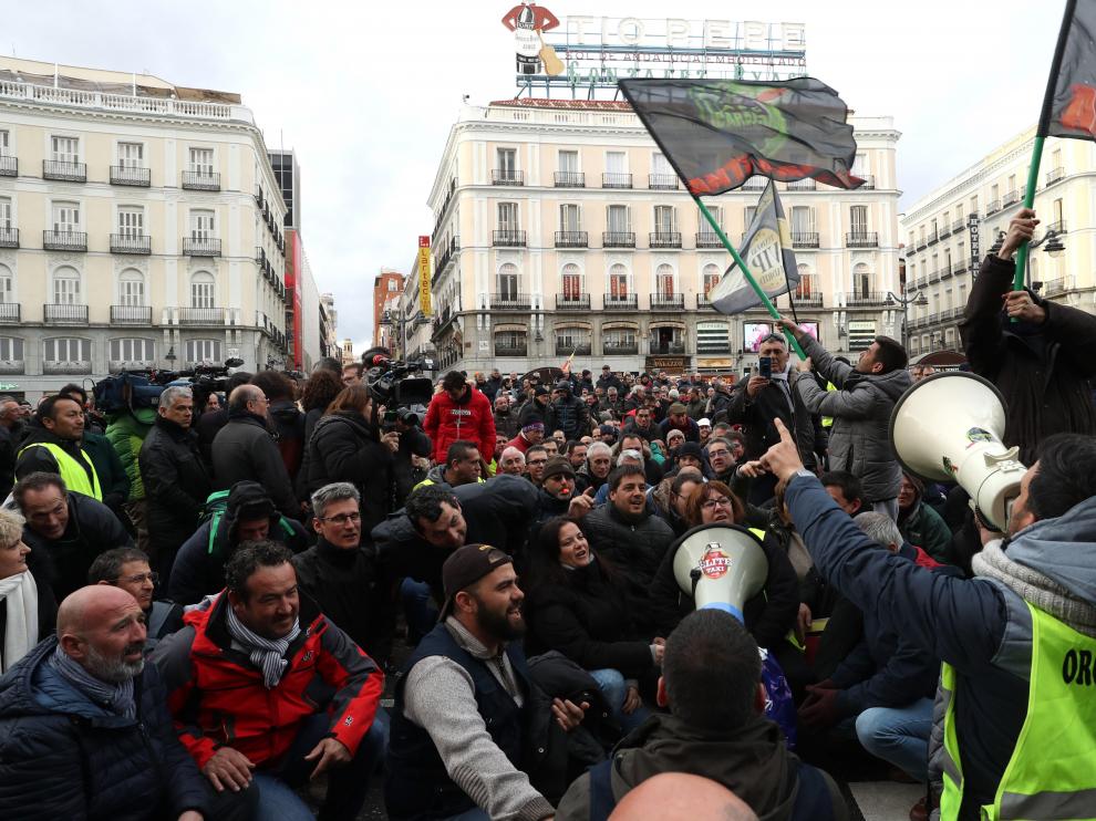 Concentración de taxistas en la Puerta del Sol.