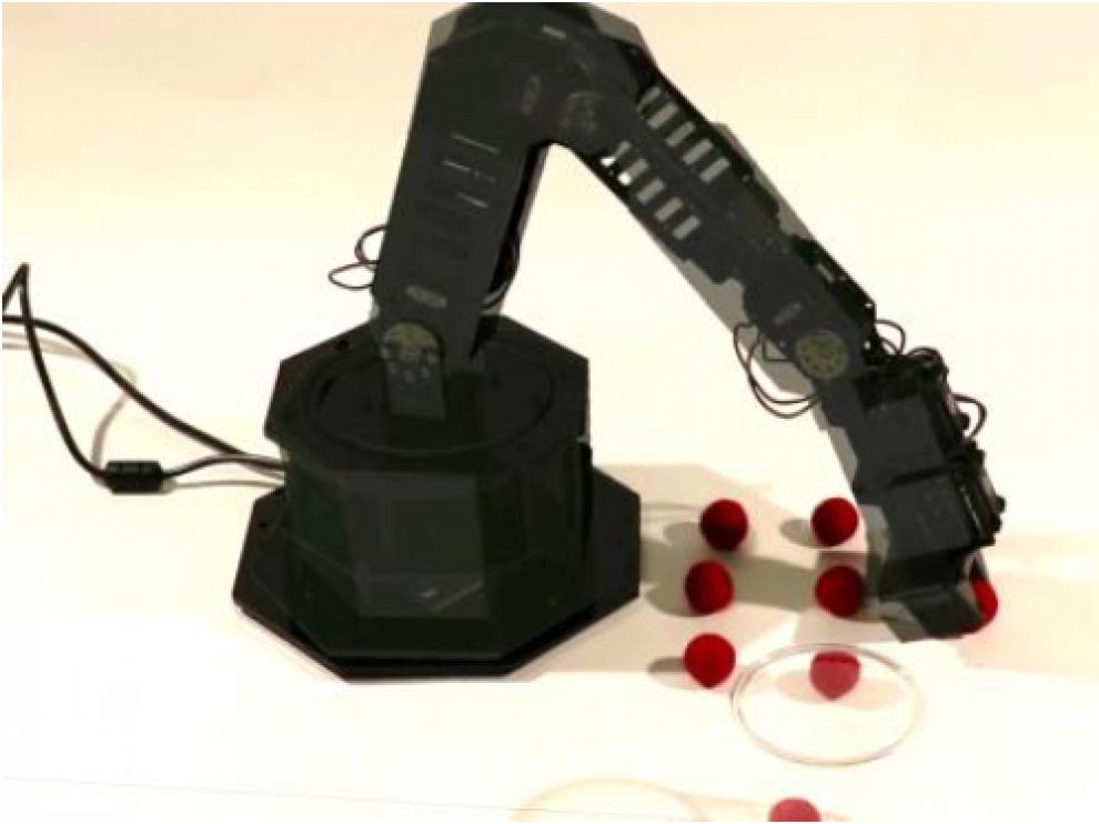 El experimento se hizo con un brazo robótico
