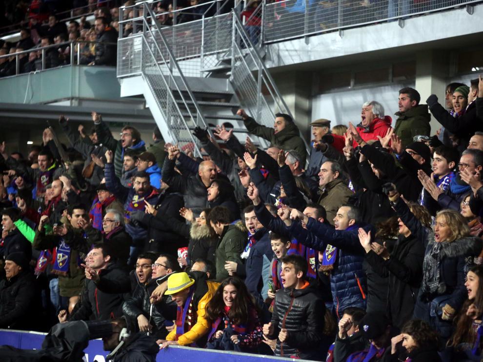 La grada del estadio volverá a presentar un lleno casi absoluto este viernes.
