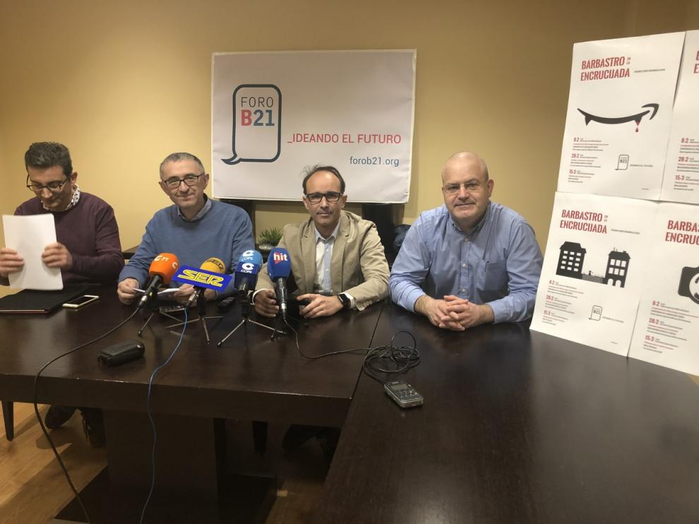 Integrantes del Foro B21 en la presentación este jueves por la mañana del ciclo de actividades.