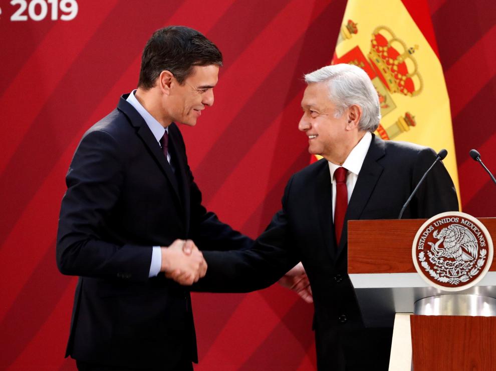 El presidente del Gobierno, Pedro Sánchez, junto a su homónimo mexicano Manuel López Obrador.