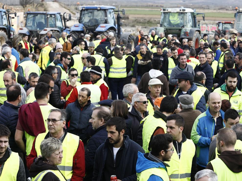 Manifestación en Quinto por la limpieza del Ebro.
