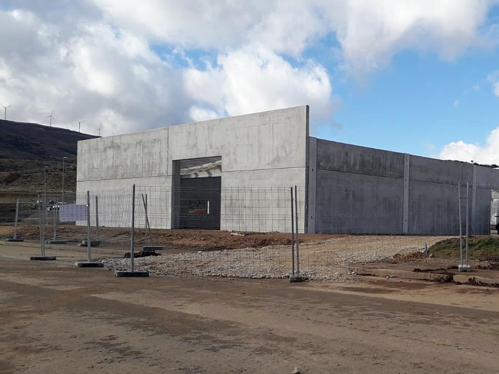 Las obras de construcción de la nave que albergará el vivero ya están en marcha.