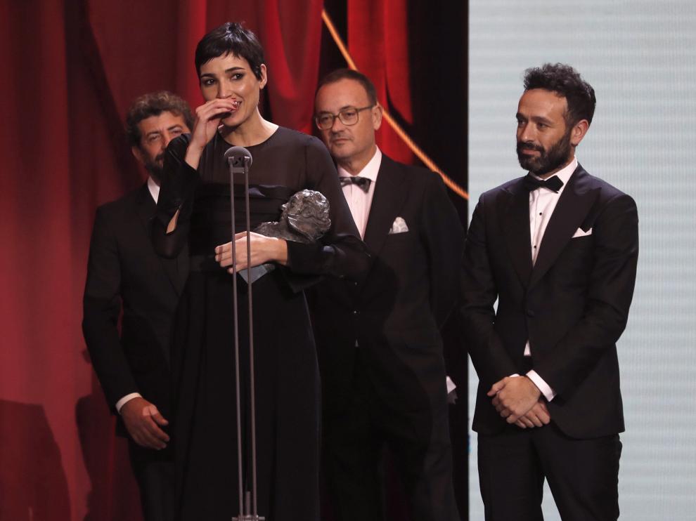 Isabel Peña, recogiendo el premio.