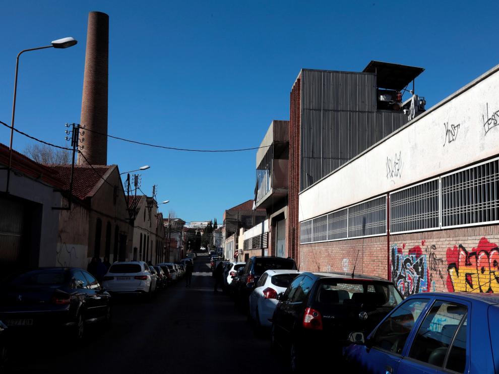 La fábrica abandonada en el barrio de Can Feu donde tuvo lugar la presunta violación.