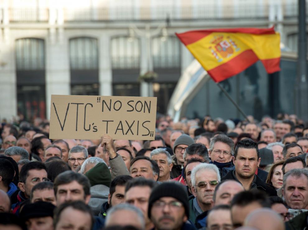 Concentración de taxistas en la Puerta del Sol.