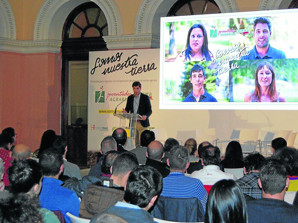 El aragonés Marcos Garcés, coordinador general de las Juventudes de COAG, en la presentación de la campaña en Madrid.