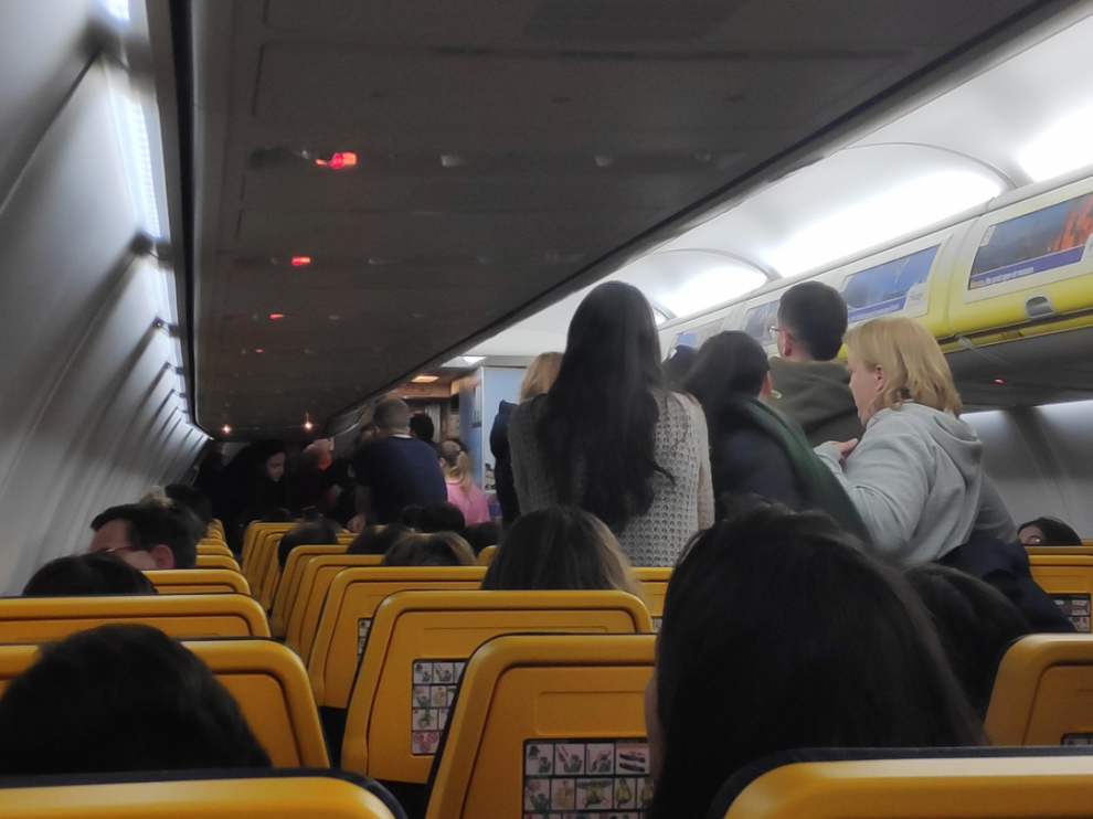 Imagen publicada en Twitter por uno de los pasajeros del avión.