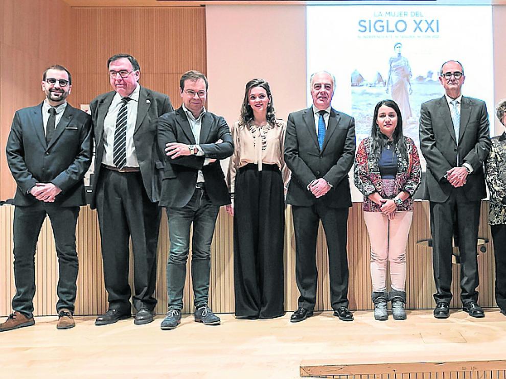 Foto de grupo de los participantes ayer en Ibercaja.