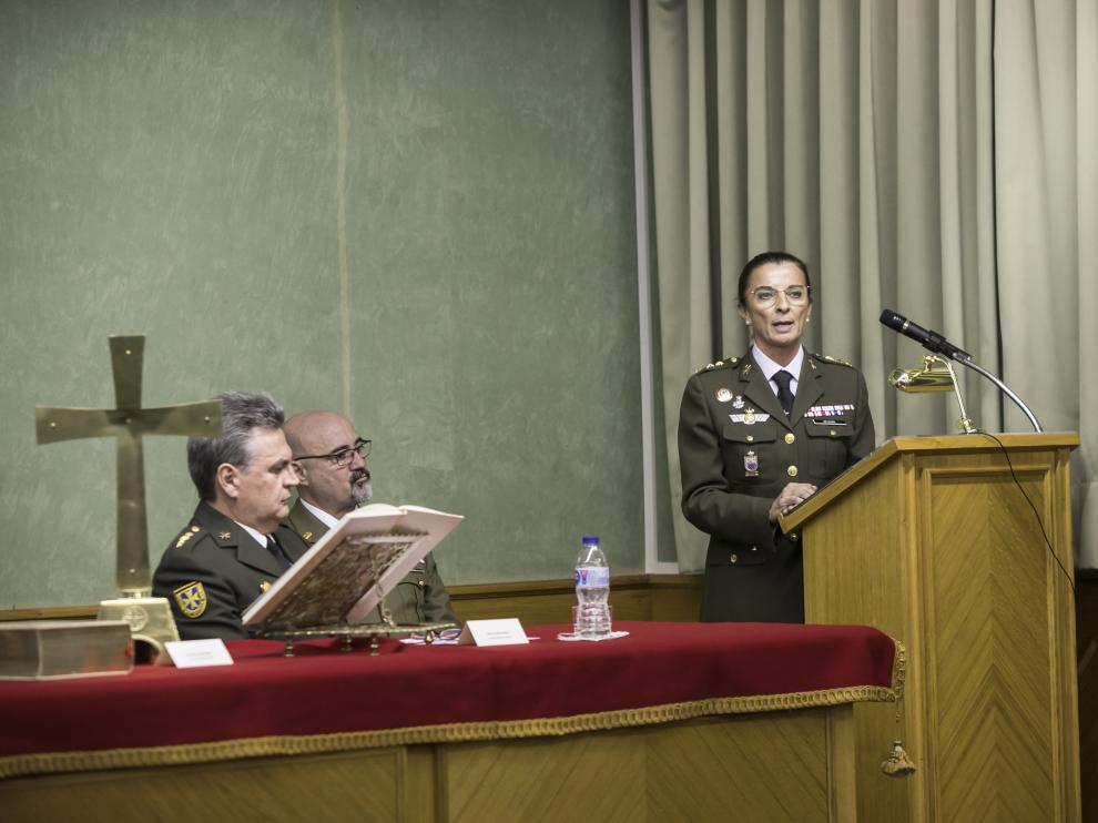 La coronel Ana Betegón, ayer en el hospital Militar, donde tomó posesión de la dirección.
