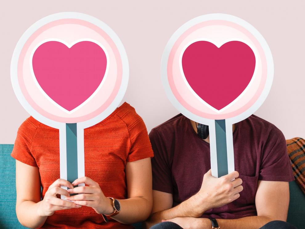 'Match' entre Tinder y Stradivarius por San Valentín: una colección, un viaje y una fiesta en Londres
