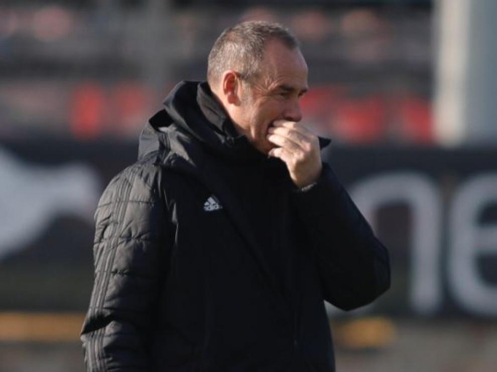 Víctor Fernández, en el entrenamiento de este viernes.