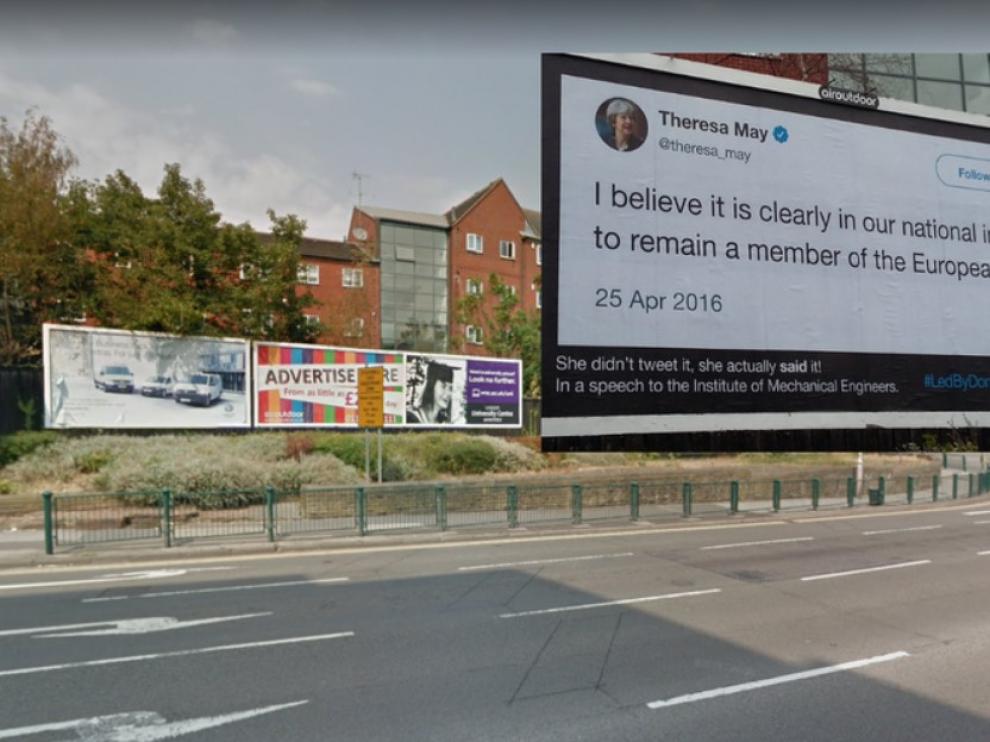 "Liderados por burros": Las perlas sobre el 'brexit' saltan a las calles en forma de carteles
