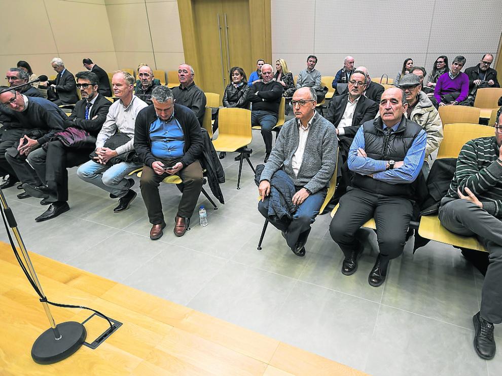 Los 25 acusados, el lunes, momentos antes de comenzar la última jornada del juicio.