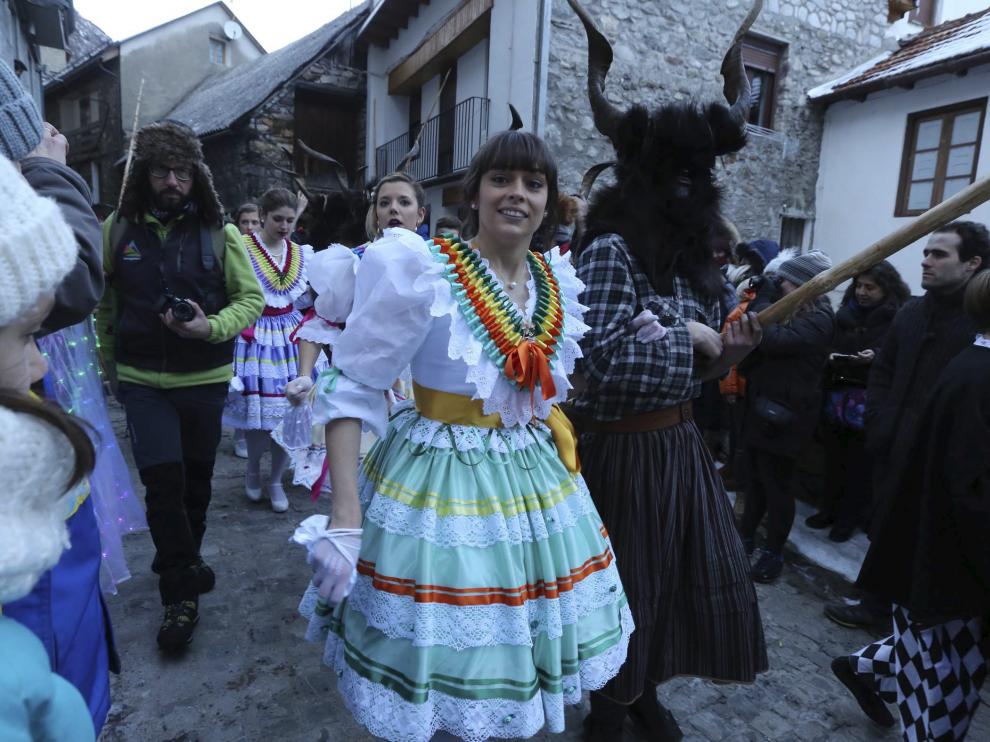 Las madamas y las trangas son dos de los personajes más característicos del Carnaval de Bielsa