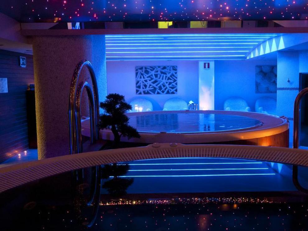 En el Hotel & Spa Real Zaragoza proponen una noche de cena y spa.