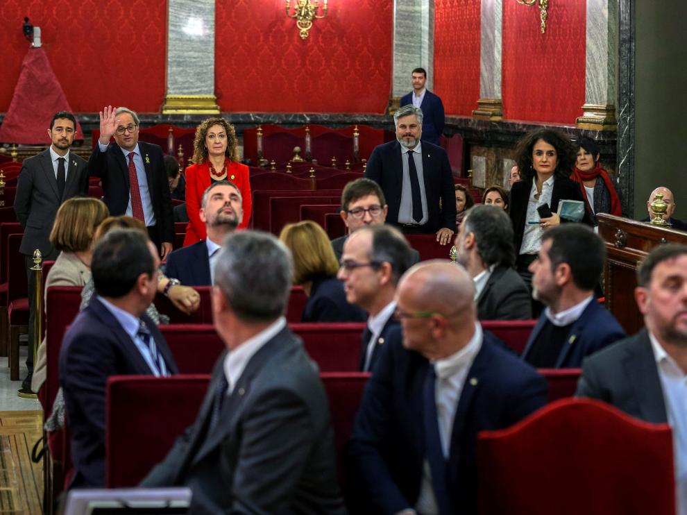Junqueras no se ha vuelto ante el saludo de Torra.
