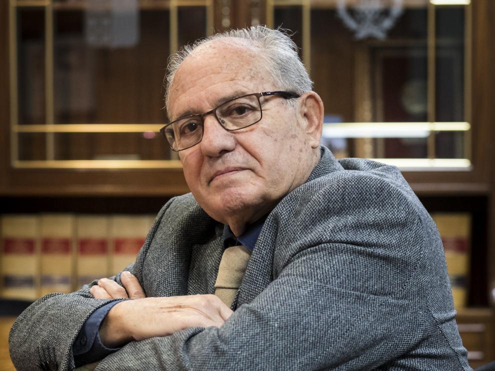 Juan Ignacio Larraz ha dirigido Cogitiar desde 1992. El Colegio elige nuevo decano el próximo 27 de febrero y hay dos candidatos a sustituirle