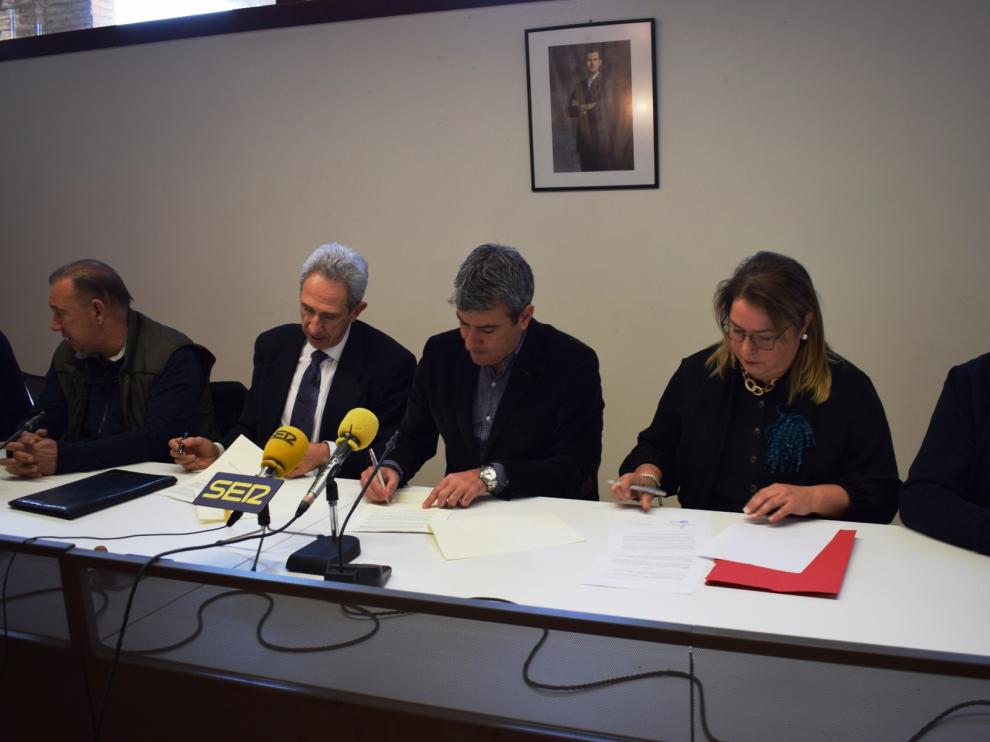 Patronal y sindicatos ceden al Ayuntamiento la utilización de un edificio en Graus.