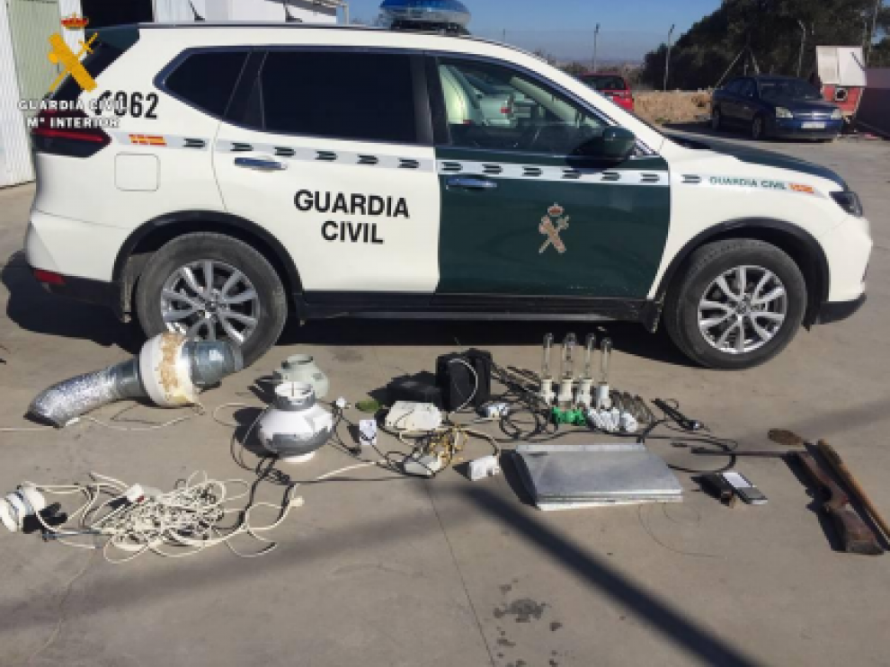El material intervenido por la Guardia Civil.