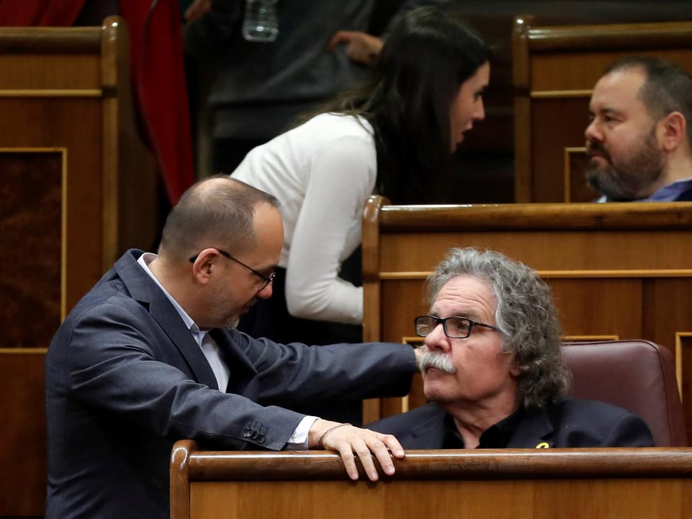 El portavoz de PDeCAT en el Congreso, Carles Campuzano, junto al portavoz de ERC, Joan Tardà.