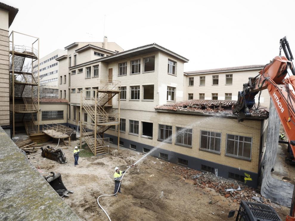 Demolición del pabellón de Filología de la Facultad de Filosofía y Letras