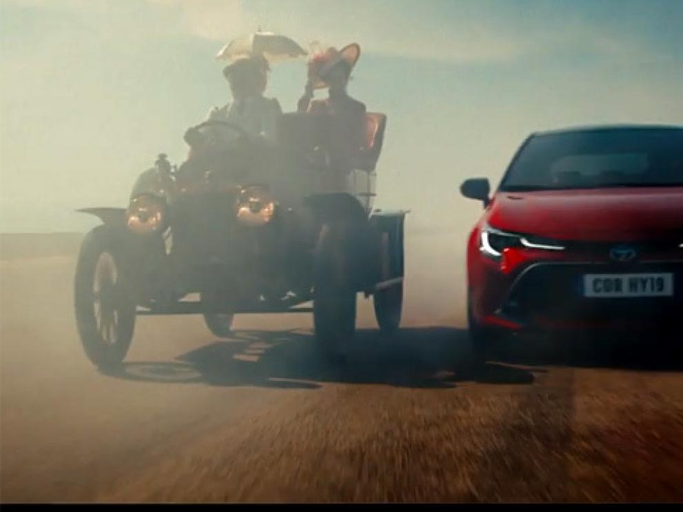 Imagen extraída del anuncio de Toyota rodado en el aeropuerto de Teruel.