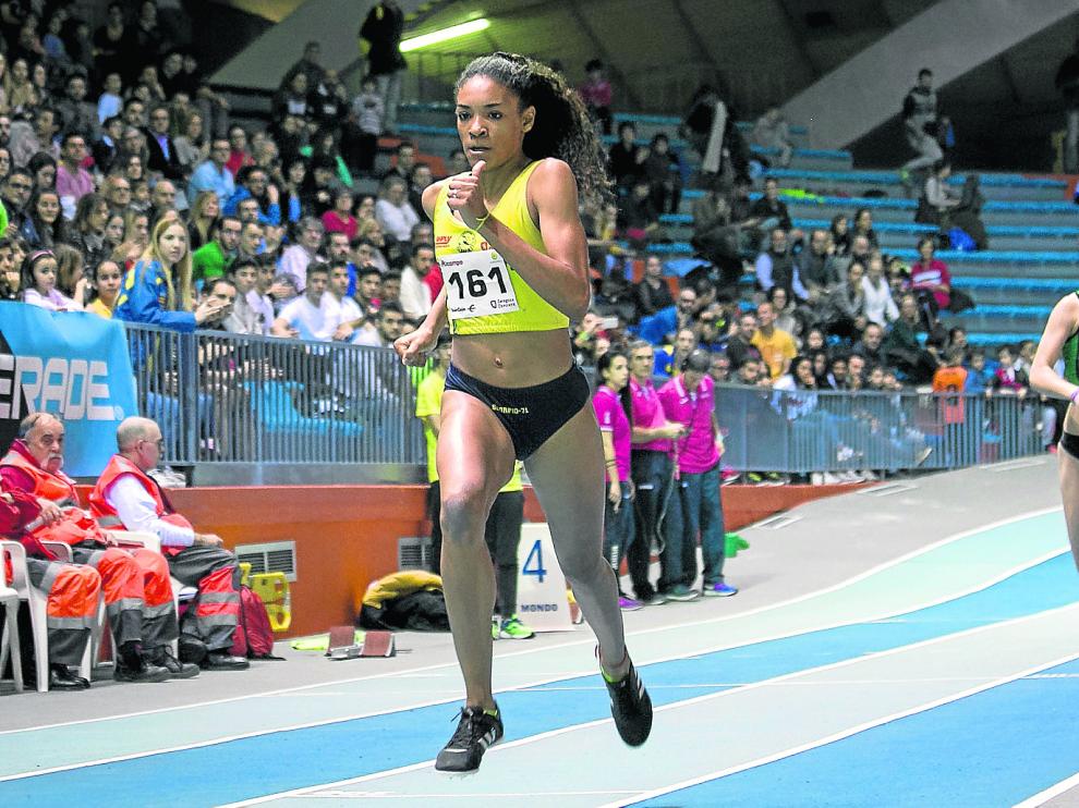 Salma Paralluelo, en acción en el Trofeo Ibercaja-Ciudad de Zaragoza de atletismo hace tres semanas.
