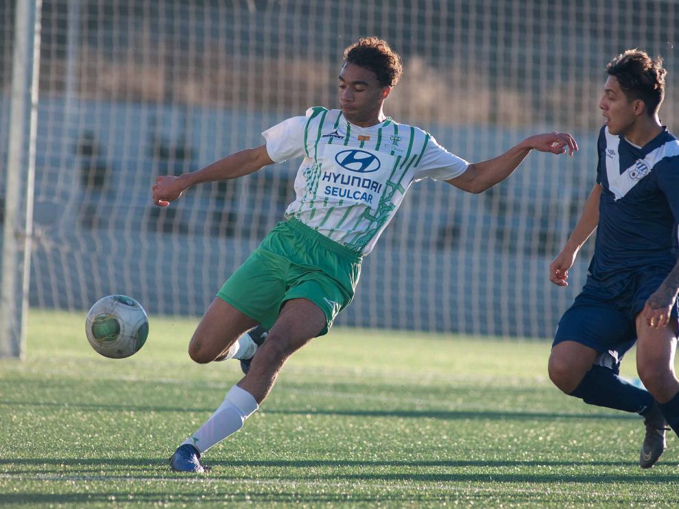 Fútbol. DH Juvenil- El Olivar vs. Europa.