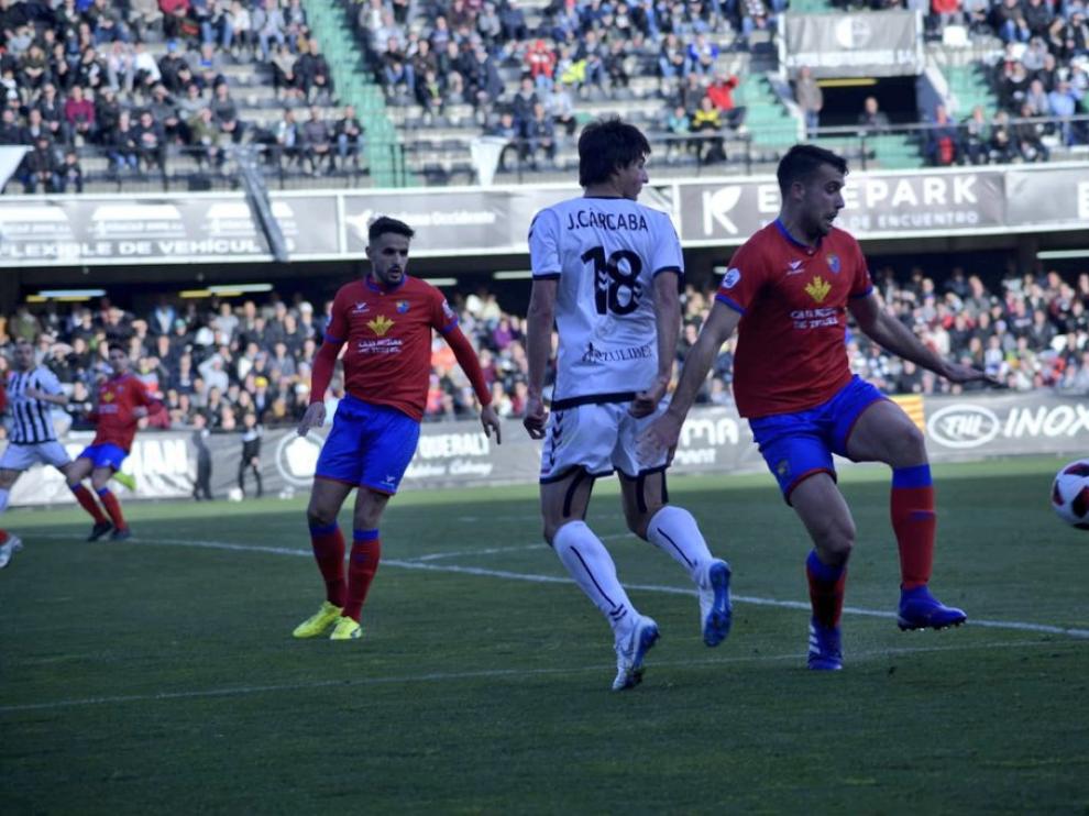 Un lance del encuentro disputado entre el CD Castellón ante el CD Teruel.