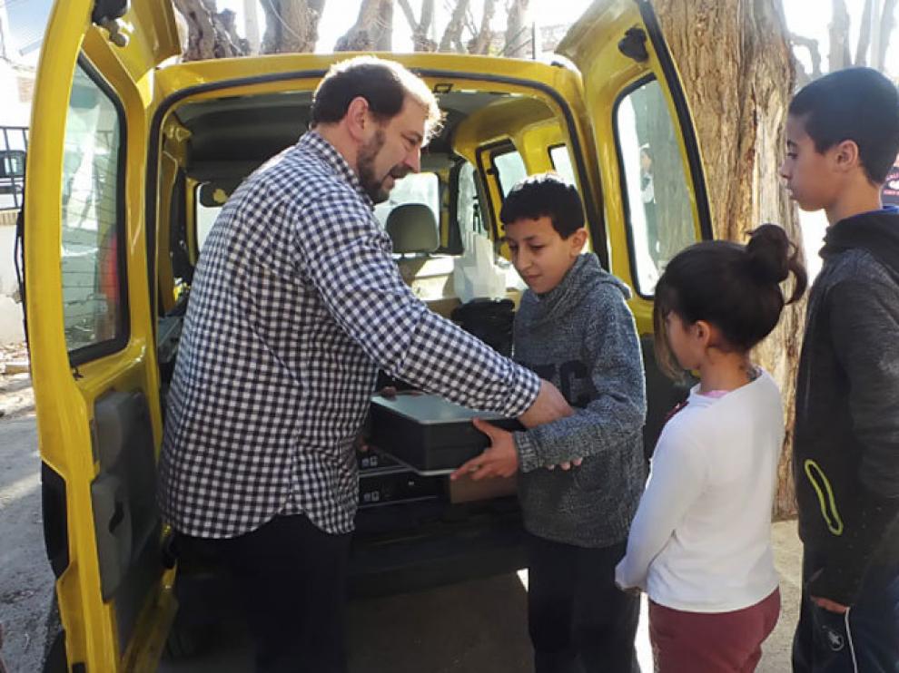 Los ordenadores llegaron a Pina el pasado 12 de febrero.