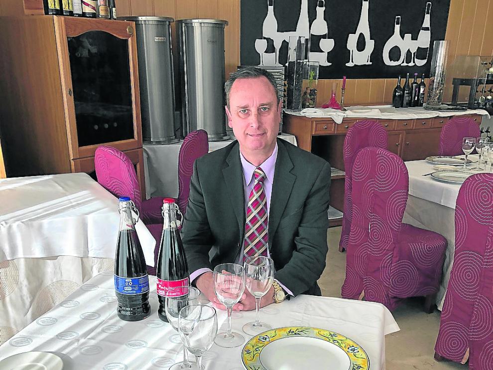Javier Castillón es el responsable del vermú 'Morro Caliente'.