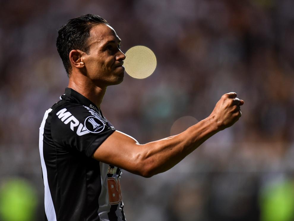 Ricardo Oliveira celebra uno de sus últimos goles con el Atlético Mineiro.