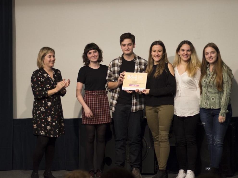 Los alumnos de Periodismo de la Universidad de Zaragoza autores de 'Martes 13'.