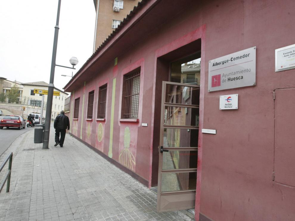 El albergue municipal para transeúntes está ubicado en la Ronda Montearagón.