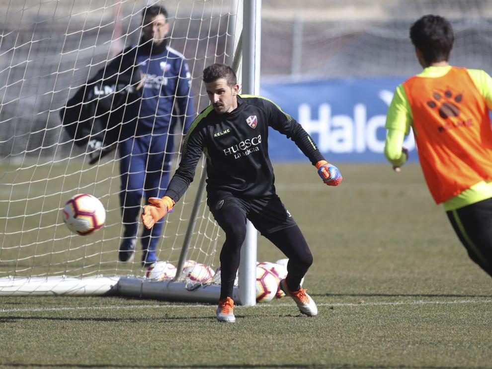 Javi Varas ya se ha entrenado este martes con la SD Huesca en el Pirámide.