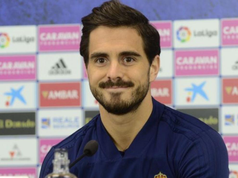 Javi Ros, en la mañana de este miércoles en La Romareda, durante su rueda de prensa.