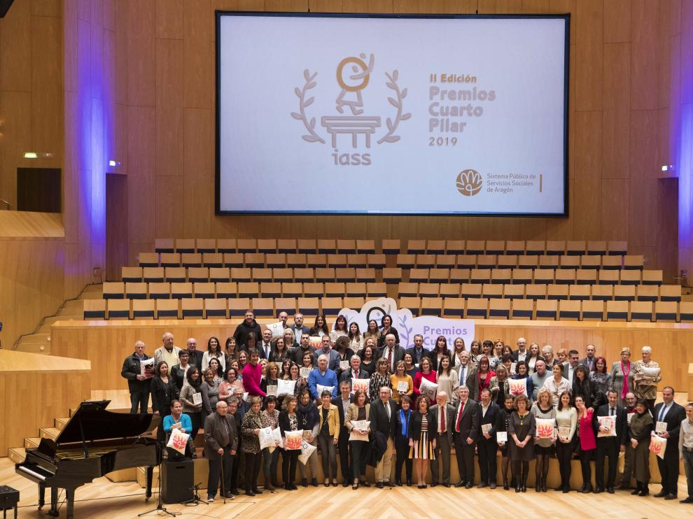 Foto de familia de los premiados