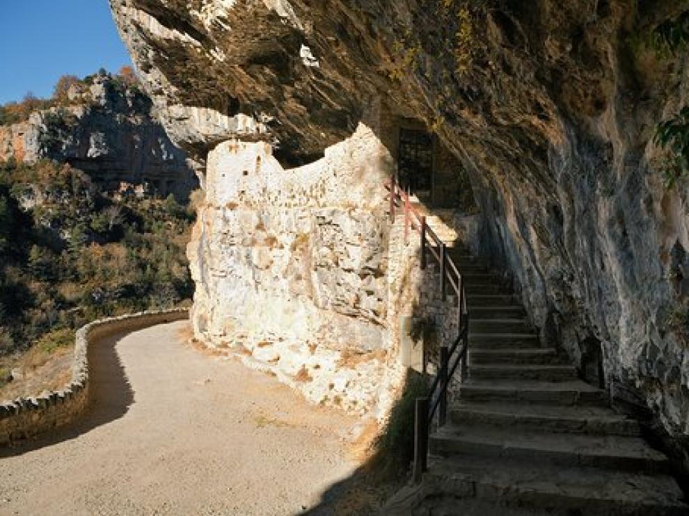 La ruta enlazaría esta ermita de San Úrbez, en Añisclo, con la iglesia de San Pedro el Viejo de Huesca