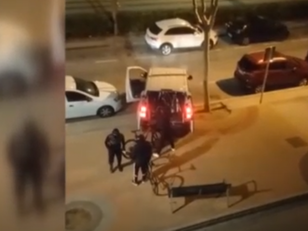 Robo relámpago en una tienda de bicicletas.