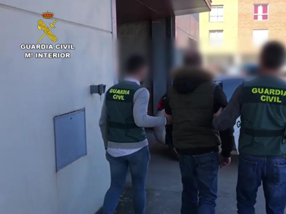 Entre los detenidos está el padre de los niños