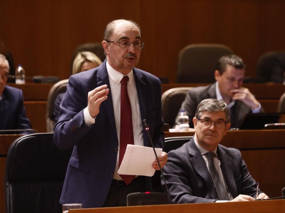 Tensión en las Cortes de Aragón tras la reprobación del Gobierno de Lambán