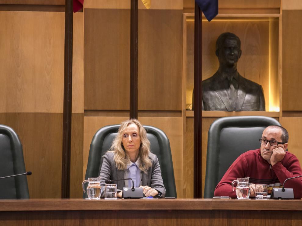 Alberto Cubero, junto a la coordinadora de Personal, Carmen Sancho, en una comisión del área.