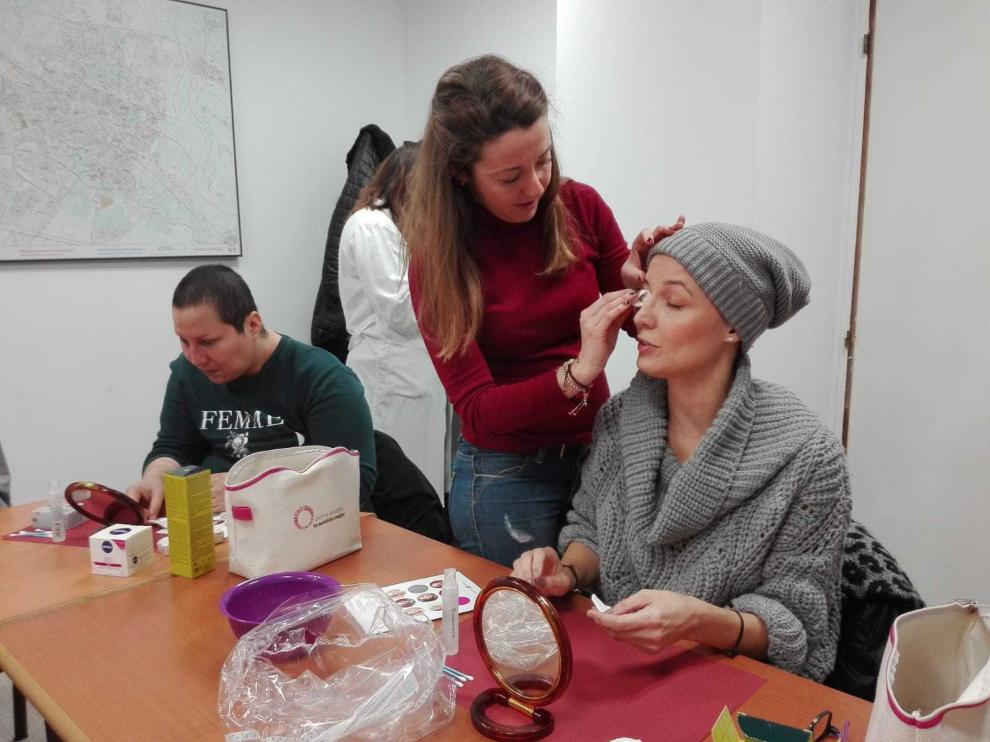 Programa 'Ponte guapa, te sentirás mejor': Maquillaje para pacientes oncológicos