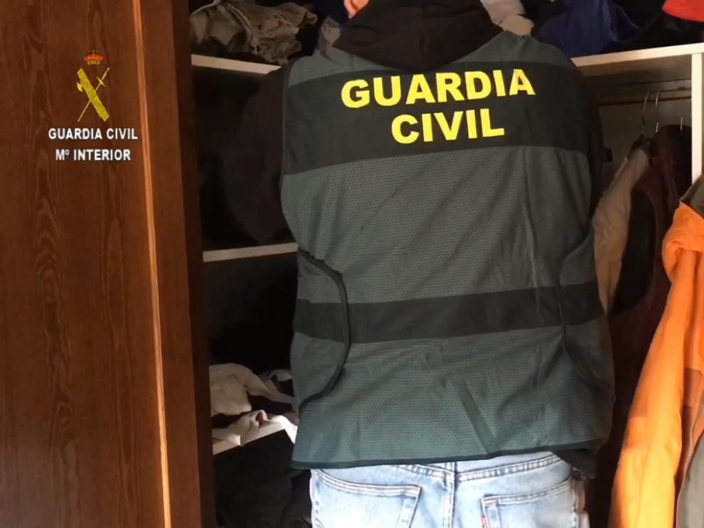 La Guardia Civil, en el registro del domicilio