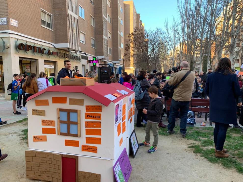 Acto reivindicativo de los vecinos del Picarral para demandar una centro de infancia y juventud.